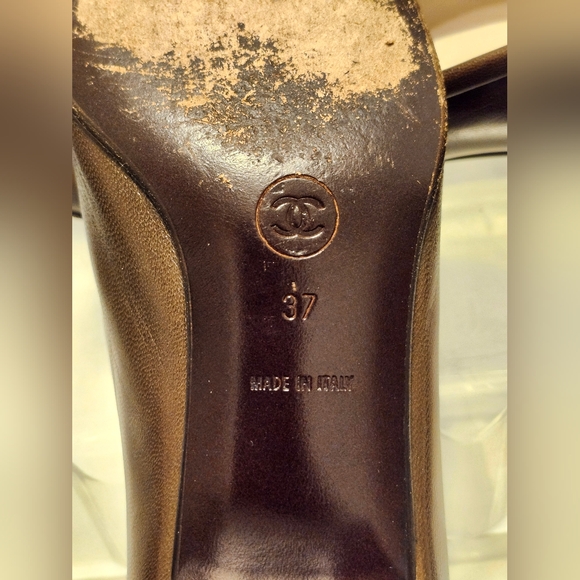 Womens CHANEL low pump in milk chocolate color - Picture 8 of 11